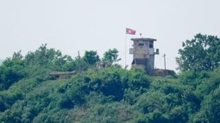 Južnokorejska vojska ispalila hice upozorenja da bi potisnula sjevernokorejske vojnike
