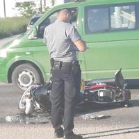 Nesreća kod Gračanice: Sudar putničkog automobila i motocikla, policija na terenu