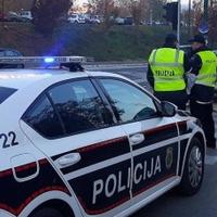 U Sarajevu poginuo vozač: Automobilom udario u betonski zid pa u poslovni prostor