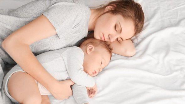 beba i mama, krevet - Avaz