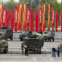 "Trofeji ruske vojske": U Moskvi izložili zarobljene zapadne tenkove i vojnu opremu 