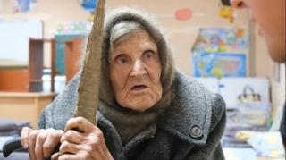 Starica od 98 godina pješačila 10 kilometara da bi pobjegla s okupiranog teritorija u Ukrajini