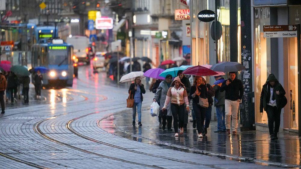 "Avaz" u Zagrebu uoči historijskih izbora: Pogledajte šta smo zabilježili na ulicama glavnog grada Hrvatske