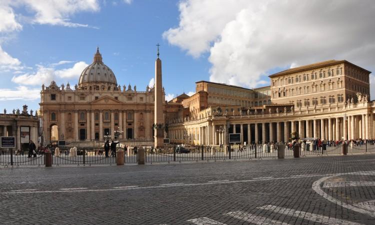 Prvi slučaj koronavirusa u Vatikanu, papa Franjo prehlađen