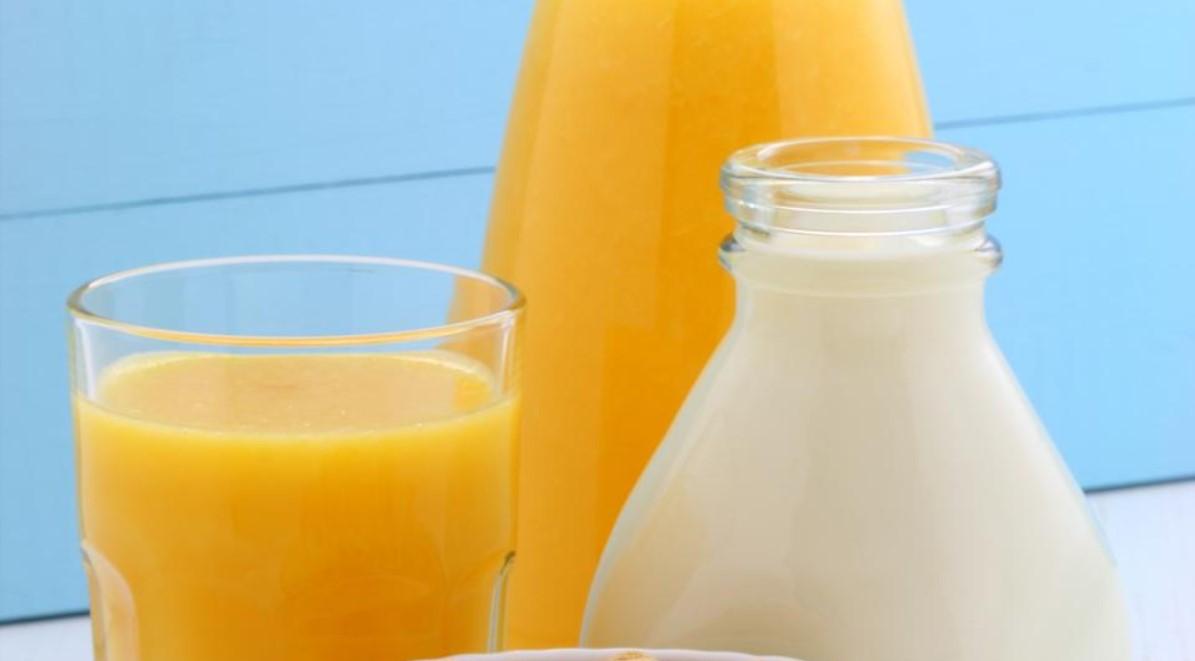 Što je bolje popiti ujutro: Đus ili mlijeko? Evo odgovora
