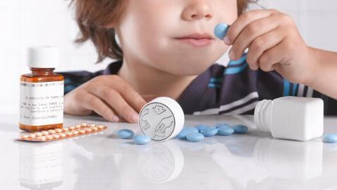 Zaštitite dijete: Lijekove i hemikalije pod ključ