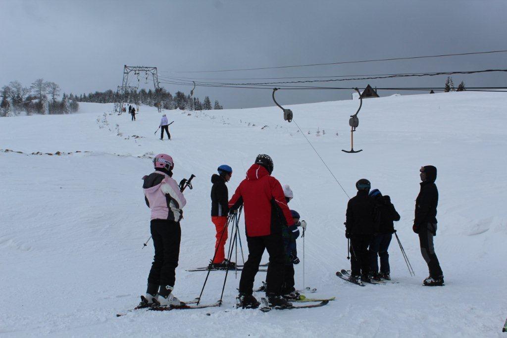 Na Brusnici ima dovoljno snijega za skijanje i sankanje