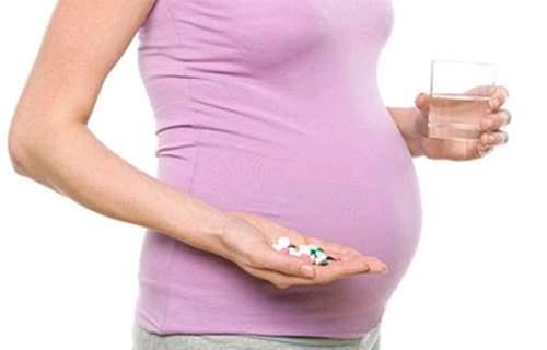 Koje vitamine trudnica treba uzimati, koliko željeza...