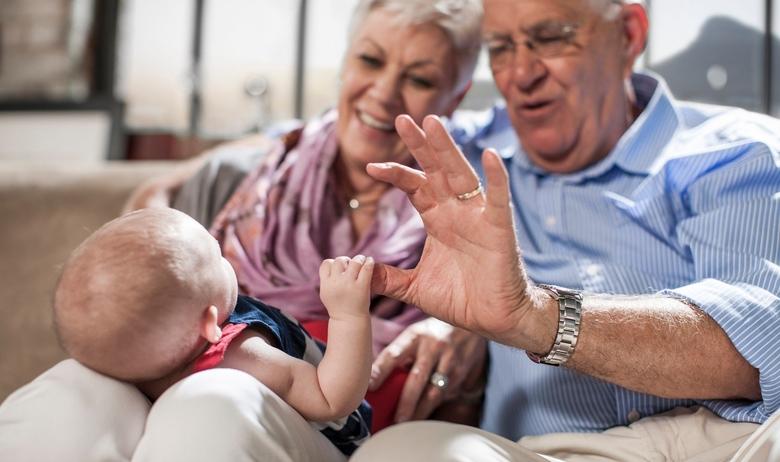 Britanske bake i djedovi za čuvanje unuka dobivaju dodatak na penziju