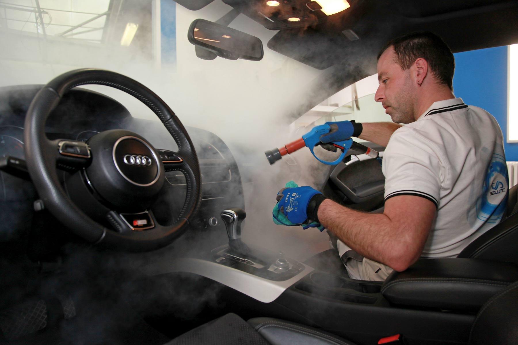 Kako očistiti i dezinficirati vozilo, a da ne oštetite unutrašnje površine