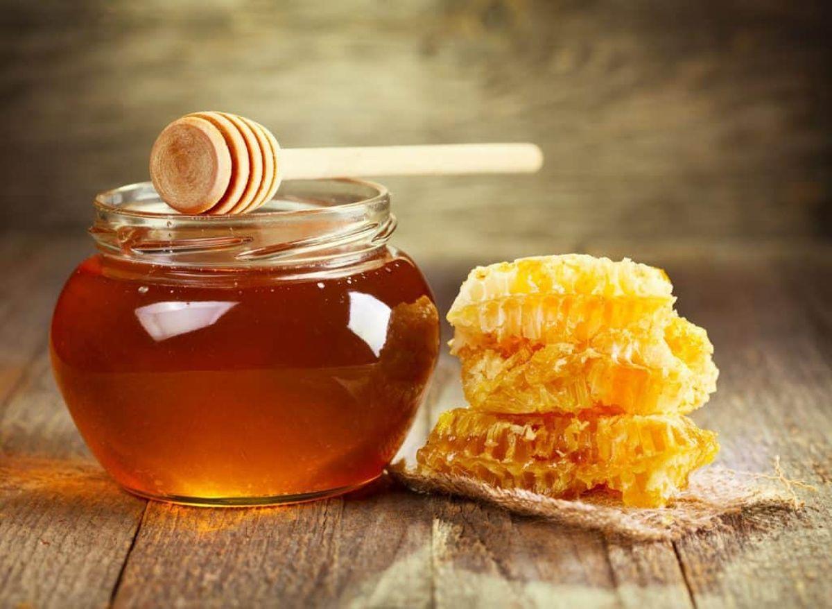 Med sadrži brojne vitamine - Avaz