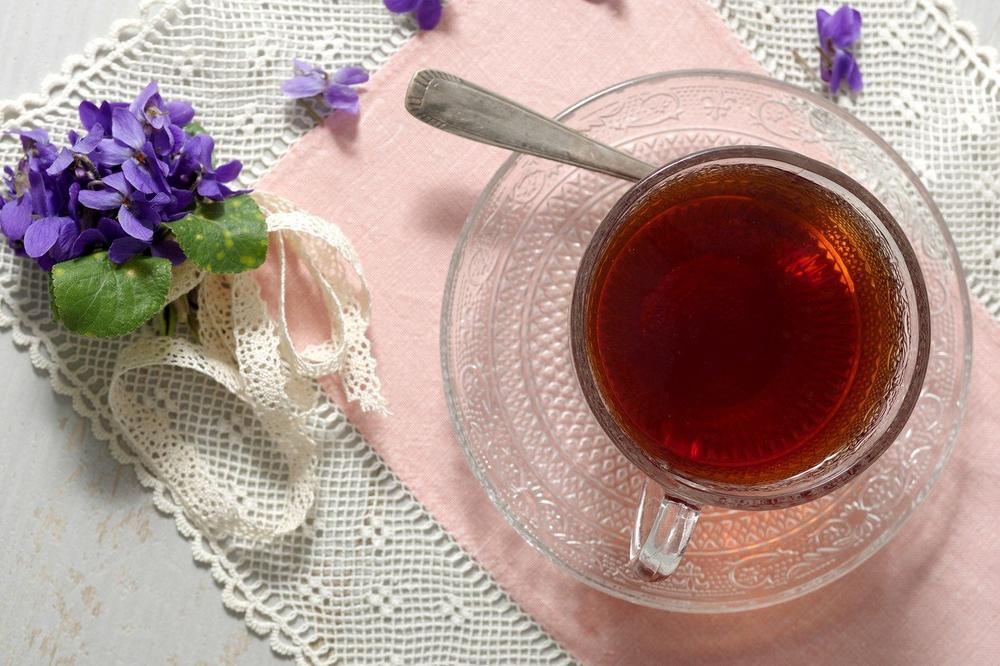 za čaj koristite listove i cvijet ljubičice - Avaz