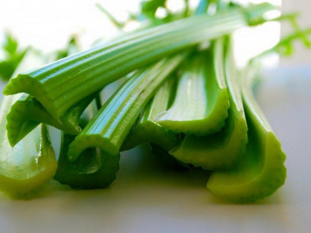 Sirovi celer je veoma djelotvoran sastojak ishrane kod kožnih oboljenja - Avaz