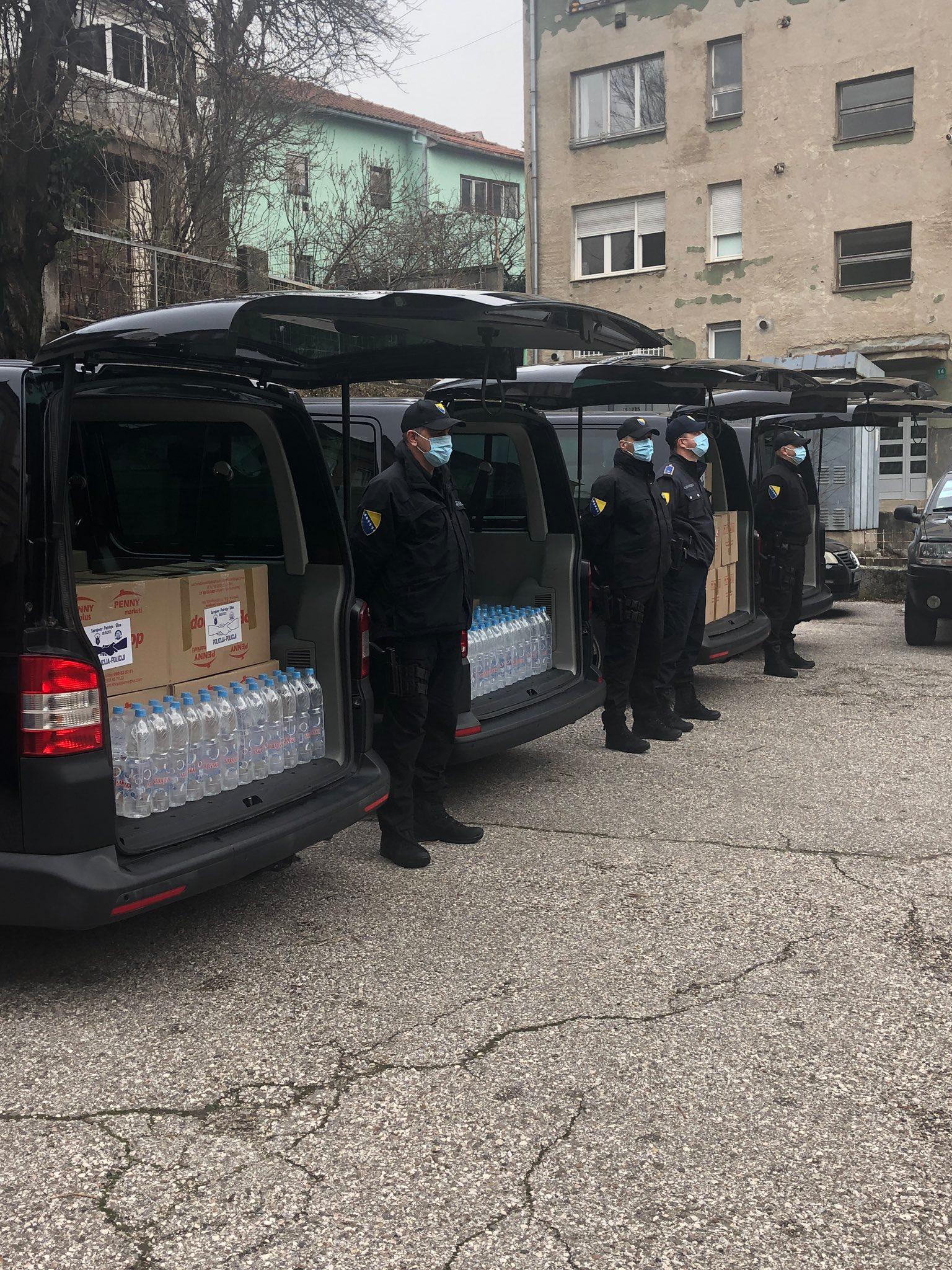 Sarajevski policajci veterani pomažu kolegama u Petrinji i Glini: Spremne četiri tone hrane i higijenskih prozvoda
