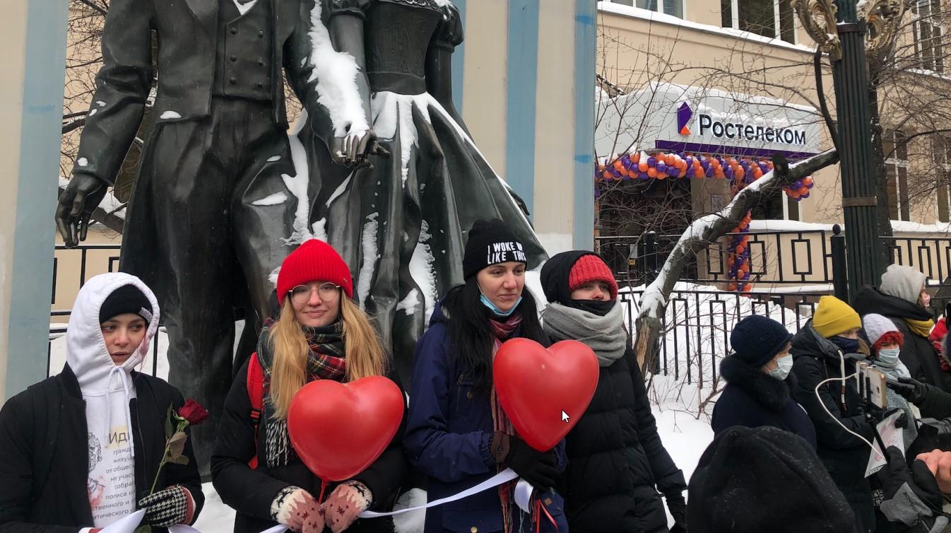 Pristalice Navaljnog okupljaju se za Valentinovo uprkos upozorenjima o hapšenju