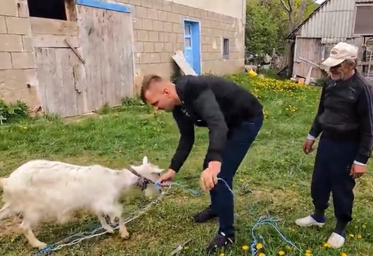 Hamid iz Zenice poklonio kozu siromašnom paru: Prošao sam taj pakao, neka imaju mlijeka barem