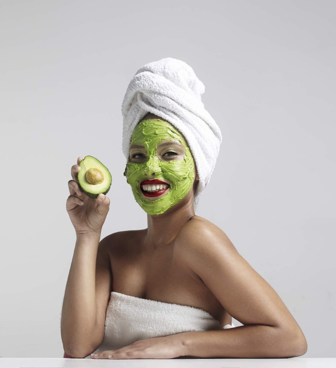 Napravite jednostavne maske od avokada za suhu kosu i kožu
