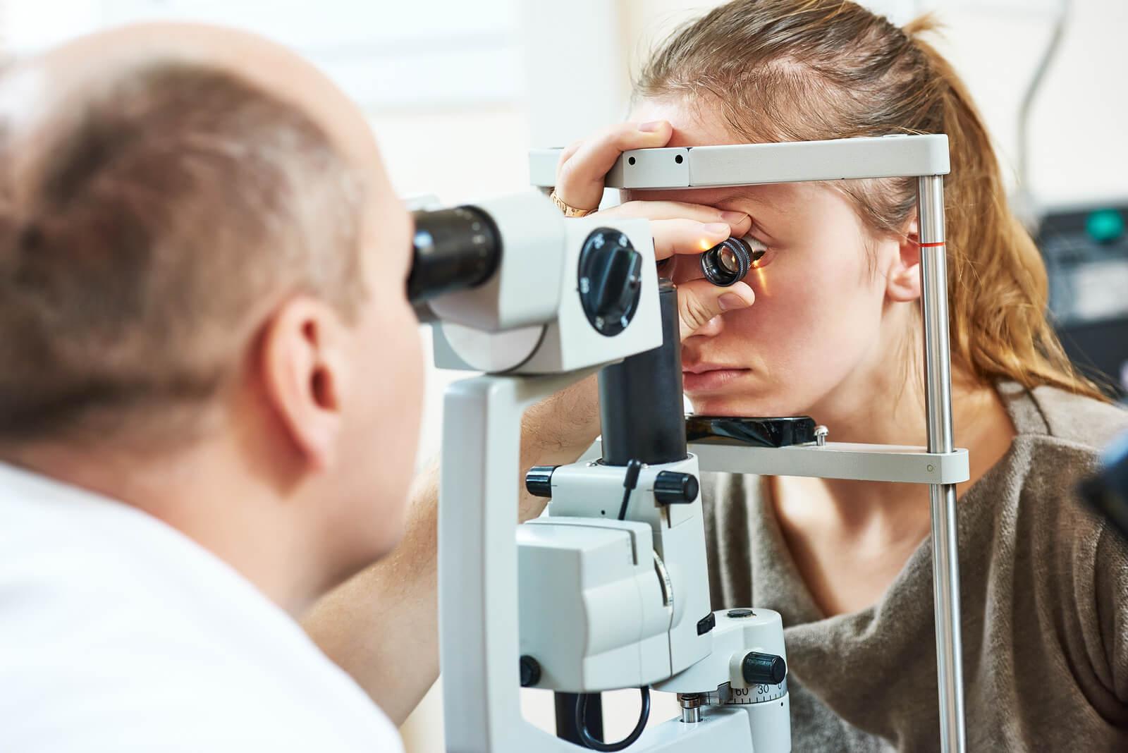 Standardni oftalmološki  pregled je neophodan - Avaz