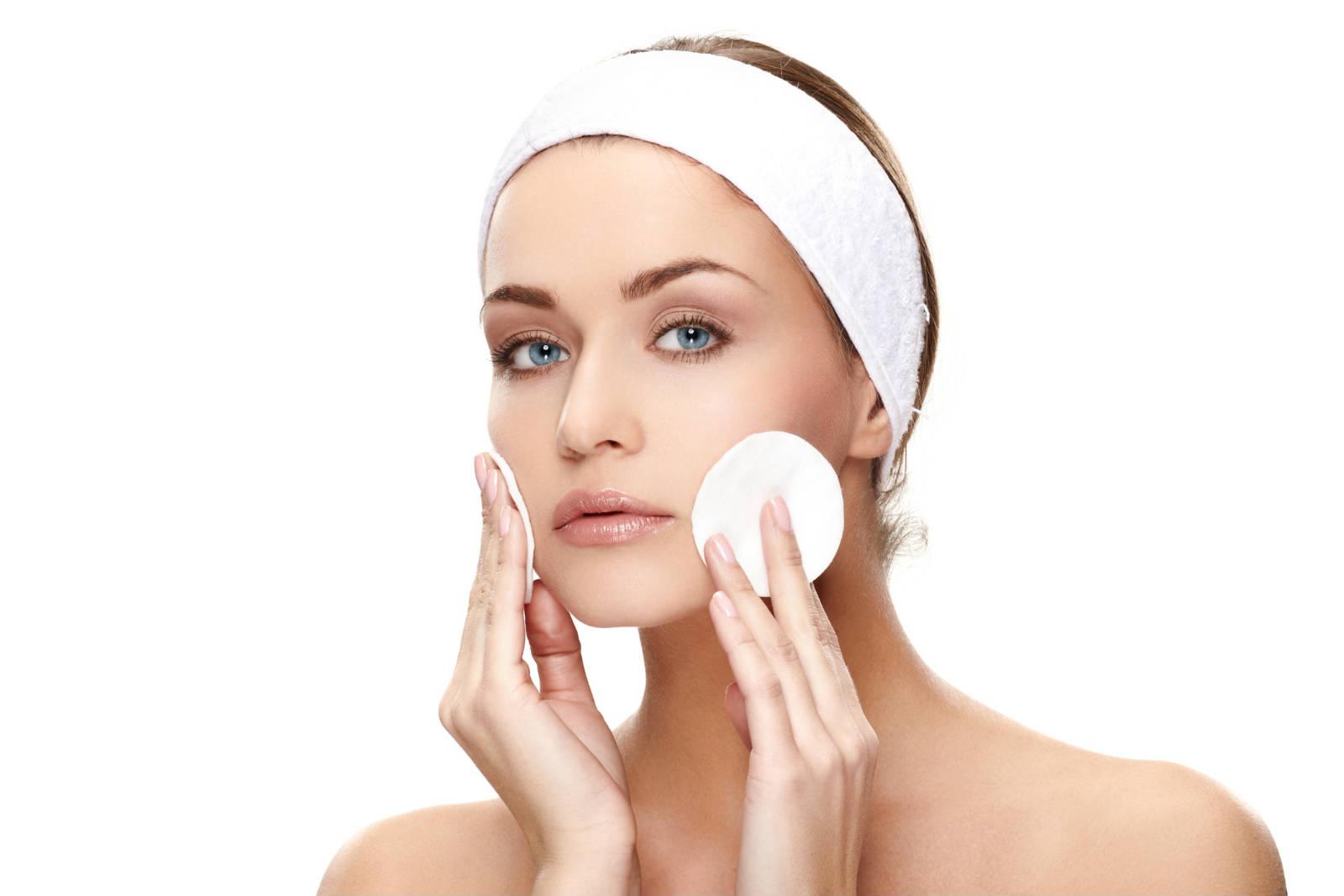 Da li znate pravilno da čistite lice?
