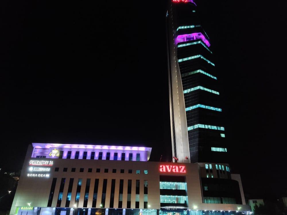 "Avaz Twist Tower" u pink boji povodom mjeseca borbe protiv karcinoma dojke