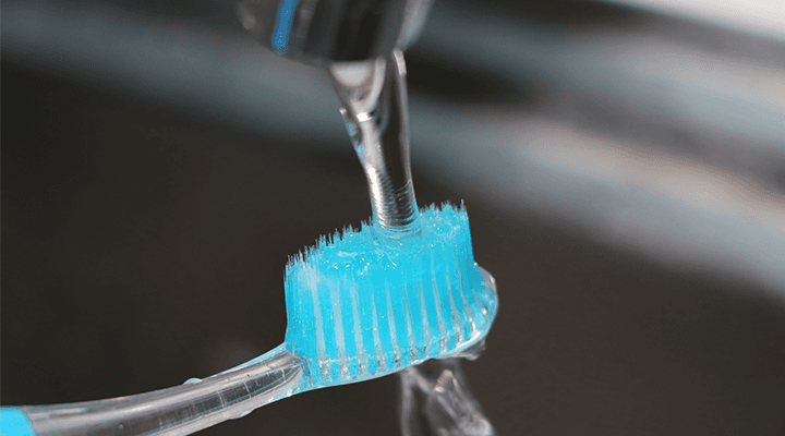 Kako pravilno očistiti četkicu za zube