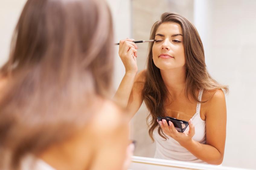Kad žene imaju sitnije oči, cijeli make-up tome mora da se prilagodi - Avaz