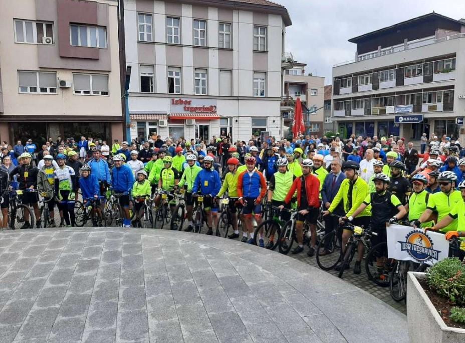 Biciklistički maraton: Iz Bihaća put Srebrenice krenulo 300 biciklista