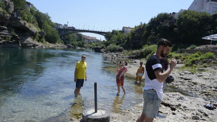 Toplotni val pogodio Hercegovinu: Sve veći broj intervencija Hitne pomoći