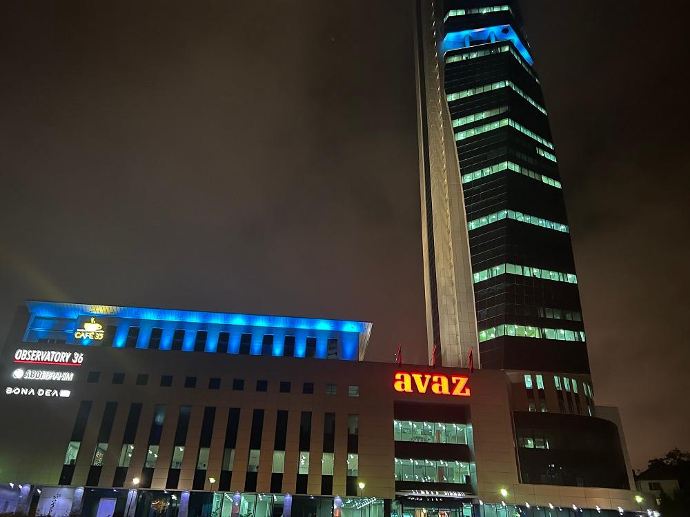 "Avaz Twist Tower" večeras u plavoj boji: Znak podrške i solidarnosti s oboljelima od sindroma policističnih jajnika