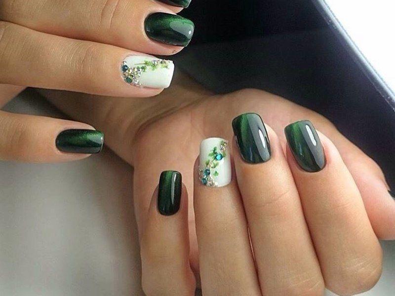 Hit manikura ove sezone: Iskušaj maslinasto zeleno na noktima