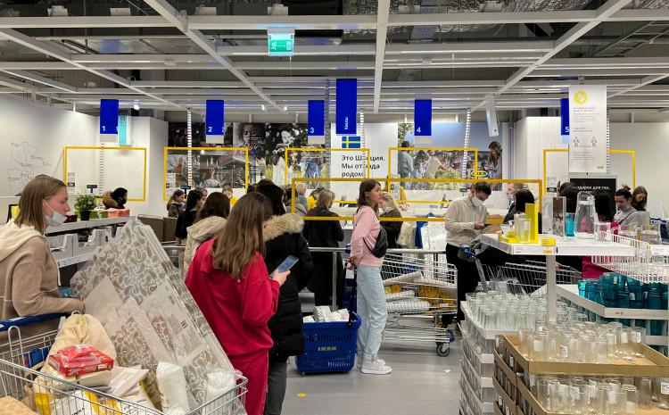 Kupci u IKEA-i - Avaz