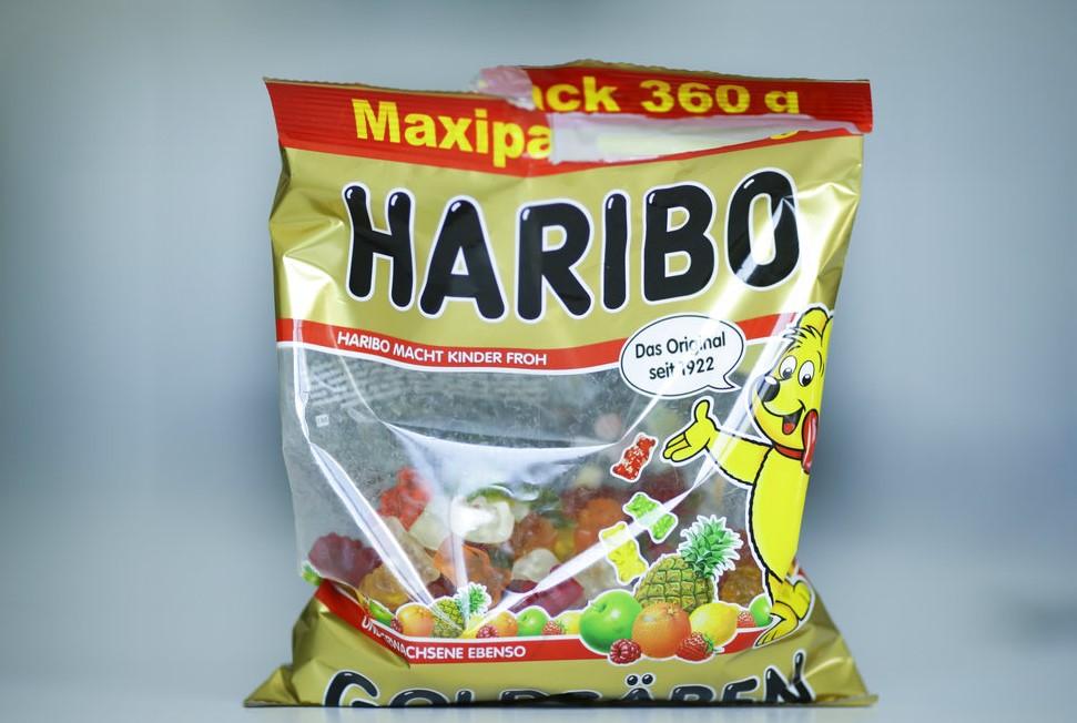 Čovjek koji je pronašao Haribov izgubljeni ček od 9 miliona KM nagrađuje se vrećama slatkiša