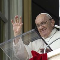 Papa Franjo ima akutni bronhitis, ljekari preporučuju da otkaže putovanja