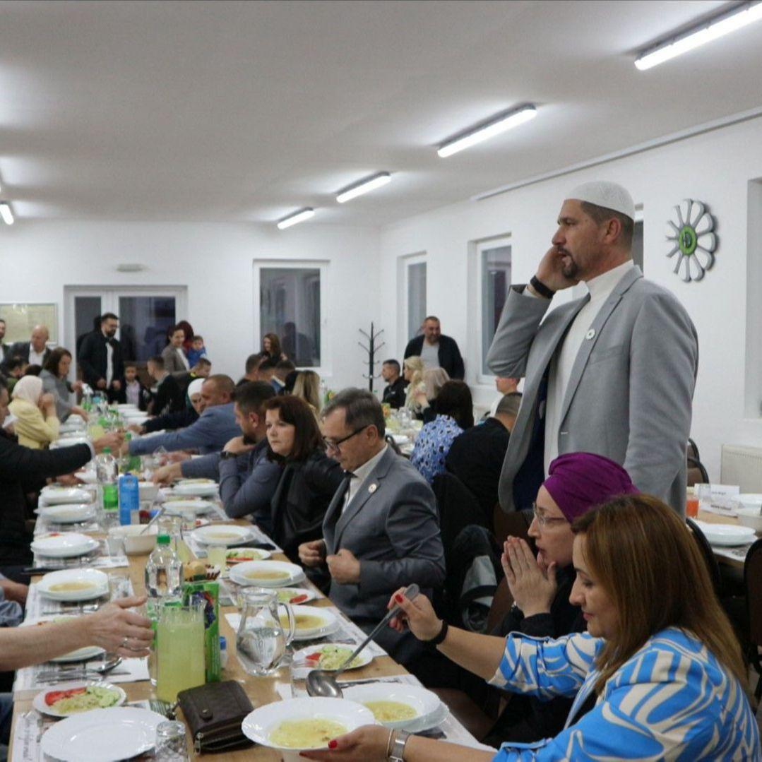 Srebrenica: Zajednički iftar u prostorijama MFS "Emmaus"