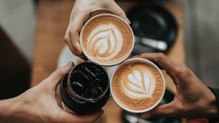 Kafa ili gazirani sokovi: Šta je štetnije za organizam