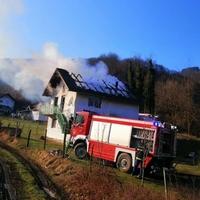 Drama kod Bratunca: Izbio požar, porodica Muminović ostala bez krova nad glavom