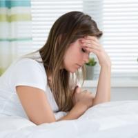 Šta uzrokuje jutarnju glavobolju