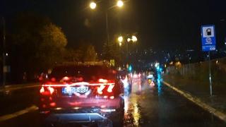 Foto + video / Jaka kiša stvorila probleme vozačima u Sarajevu: Velike gužve na ulicama glavnog grada