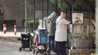 Bosna i Hercegovina je "bogata" po broju siromašnih: Narod jede iz kontejnera!