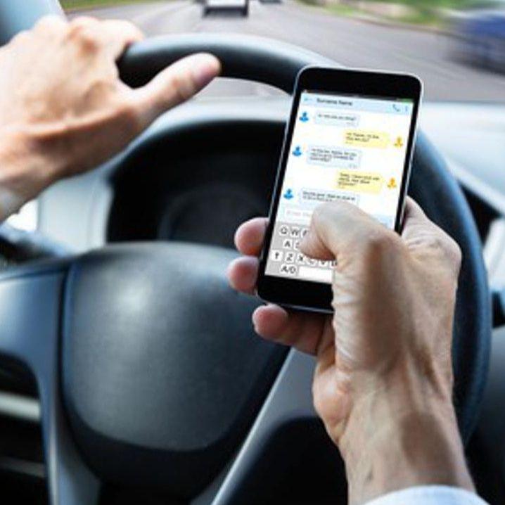 Tipkanje na mobitelu tokom vožnje dozvoljeno je u ovim državama