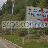 U Mrkonjić Gradu farbom posuta tabla s natpisom "Dobrodošli u RS"
