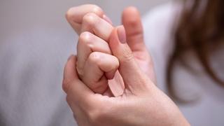 Pucketanje prstima ne izaziva razvoj artritisa