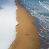 Plaža na kojoj se spajaju snijeg, pijesak i more: Prizor nikoga ne ostavlja ravnodušnim