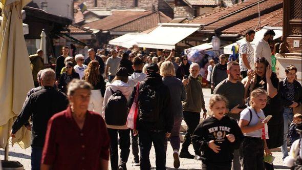 Građani na Baščaršiji - Avaz