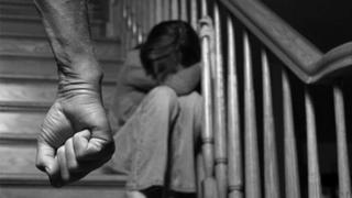 U Pančevu uhapšen 67-godišnjak: Sumnja se da je prijetio, pa silovao djevojku (19)