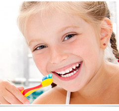 Nabavite šarene dječje paste za zube i šarene četkice