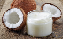 Kokos i njegovi ekstrakti se često koriste u šamponima